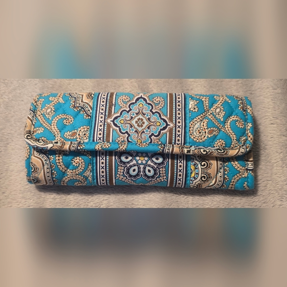 NWT Vera Bradley Totally Turq Sleek Wallet Magnetic Closure With Strap.